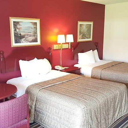 Red Carpet Inn & Suites Carneys Point/Wilmington Exteriör bild
